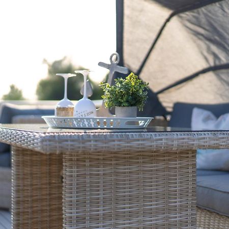 ホテル Lieblingsplatz Parey - Schwimmendes Living Luxboot エクステリア 写真
