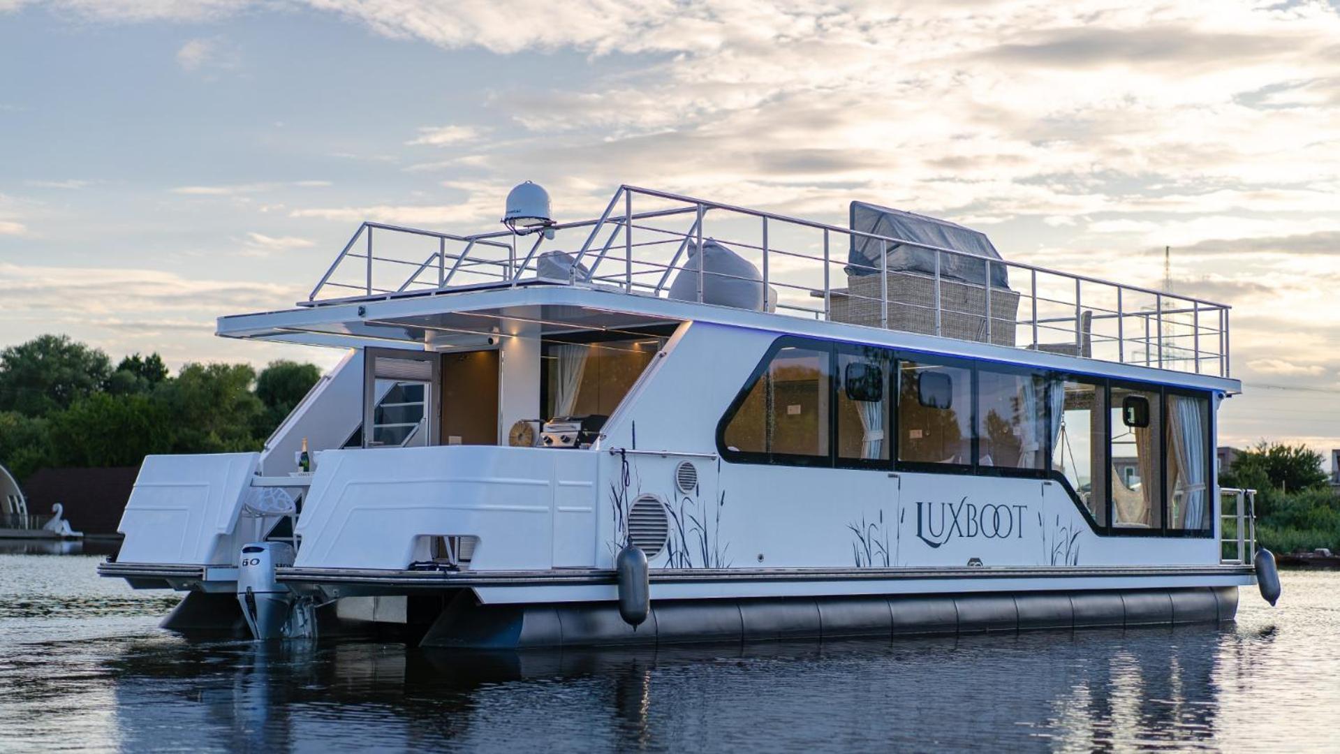 ホテル Lieblingsplatz Parey - Schwimmendes Living Luxboot エクステリア 写真